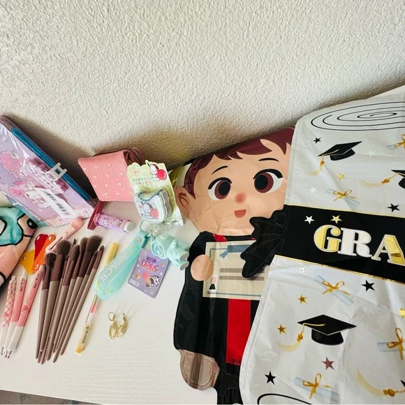 Sanrio gift set and more. (kids graduation) 34 items! - Picture 3 of 13